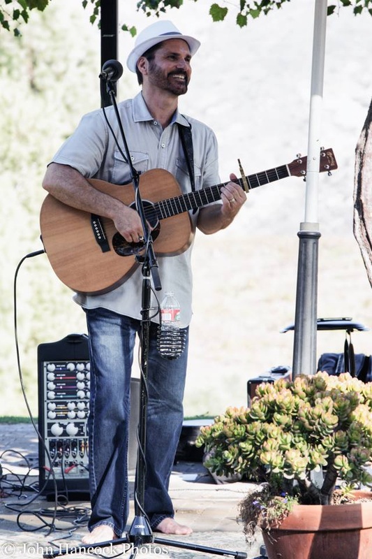 Live Music Mike McGill – Hungry Hawk Vineyards and Winery